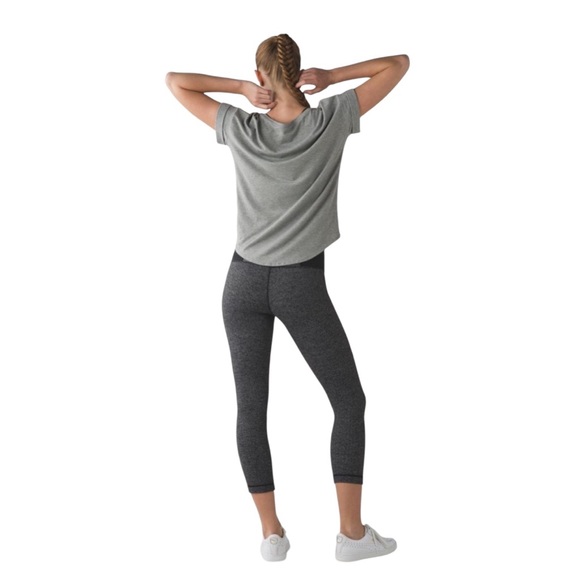 Lululemon Wunder Under Crop III - Picture 3 of 14